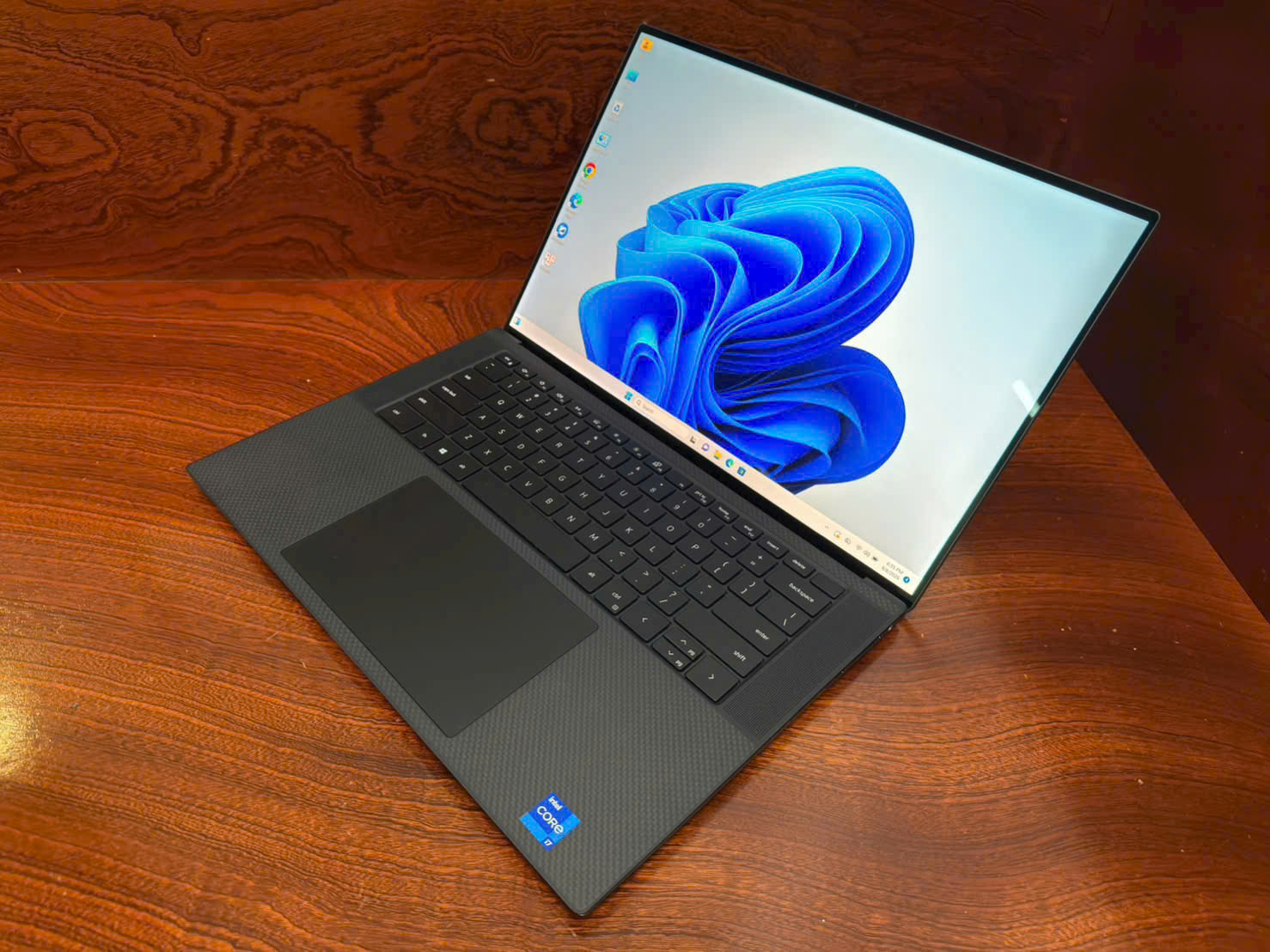 Laptop Dell Precision 5560 Core i7 Ram 16 GB SSD 512 GB Màn hình 4k cảm ứng