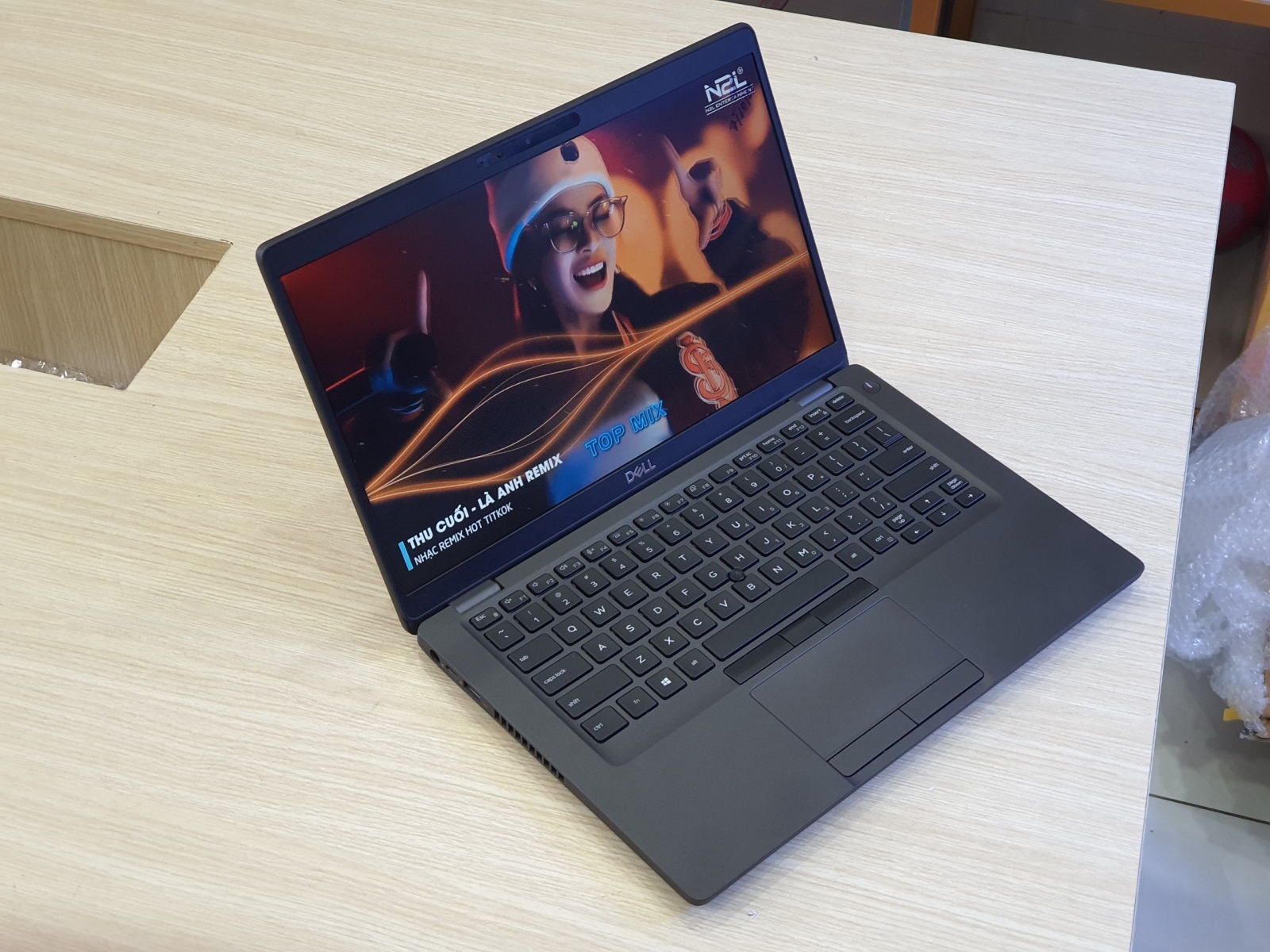  Laptop Dell Latitude 5300 Intel Core i7 8565U Ram 8GB SSD 256GB  Màn hình 13.3 Inch FHD