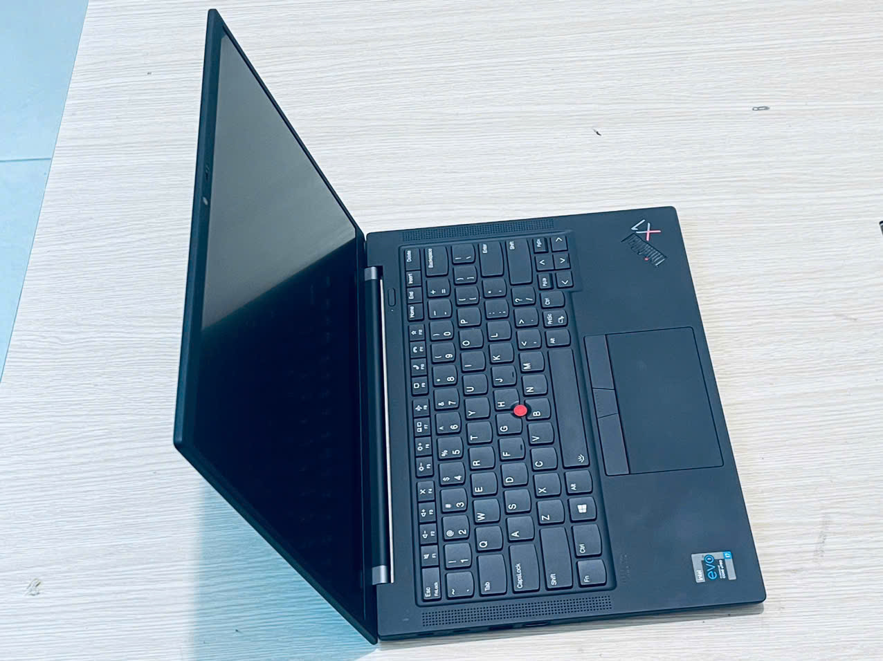 Laptop Lenovo ThinkPad X1 Carbon Gen 9 i5 1145G7 RAM 16GB SSD 256GB màn hình Full HD